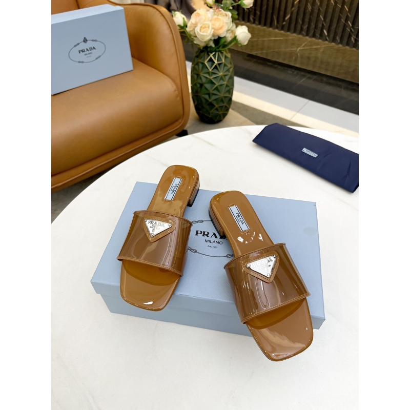Pra*a slippers
